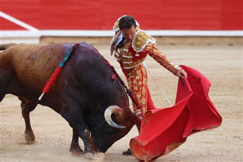 chaperos en badajoz|Así hemos contado la corrida de toros de Perera, Juan Ortega y .